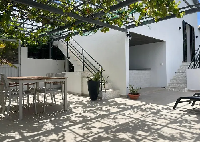 Vinha - Adults-only Privé Met Hottub&zeezicht *